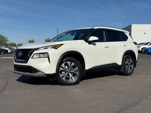 Used 2023 Nissan Rogue SV w/ SV Premium Package FWD image 2