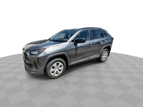 Used 2021 Toyota RAV4 LE image 4