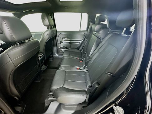 Certified 2021 Mercedes-Benz GLB 250 4MATIC image 31