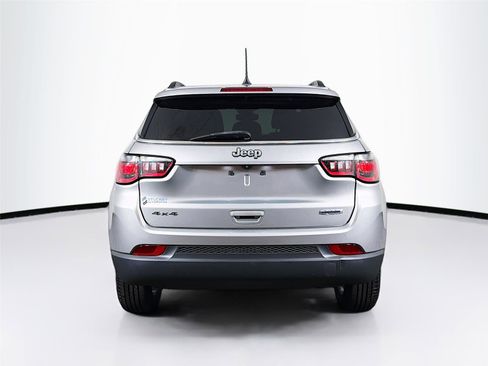 Used 2022 Jeep Compass Latitude image 6