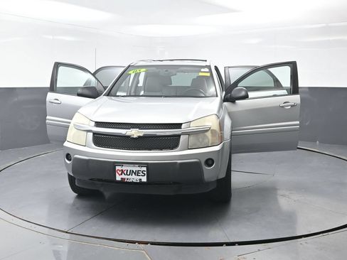 Used 2005 Chevrolet Equinox LT w/ Preferred Equipment Group AWD/4WD image 56