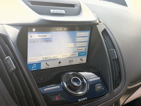 Used 2017 Ford Escape Titanium FWD image 10