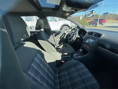 Used 2013 Volkswagen Golf 4-Door image 2