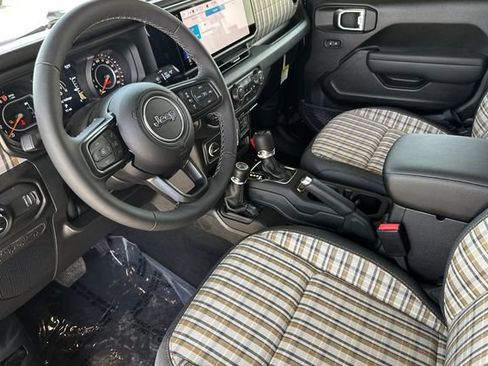 New 2026 Jeep Gladiator Mojave AWD/4WD image 9