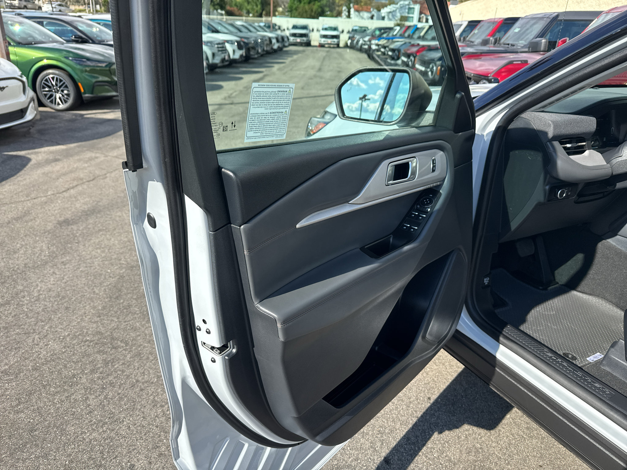 Used 2026 Ford Explorer Active RWD image 6