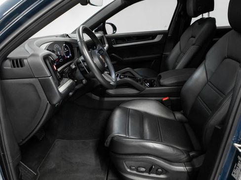 Certified 2024 Porsche Cayenne Coupe AWD/4WD image 18