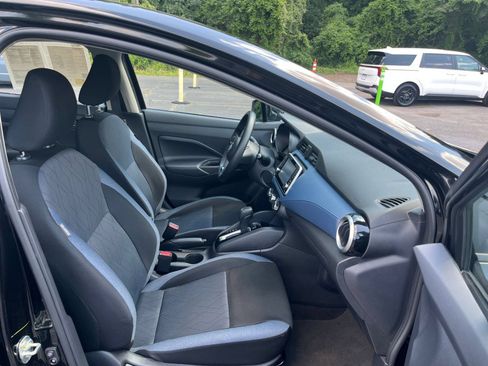 Used 2025 Nissan Versa SV FWD image 34