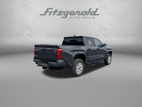 Used 2025 Toyota Tacoma SR5 AWD/4WD image 8