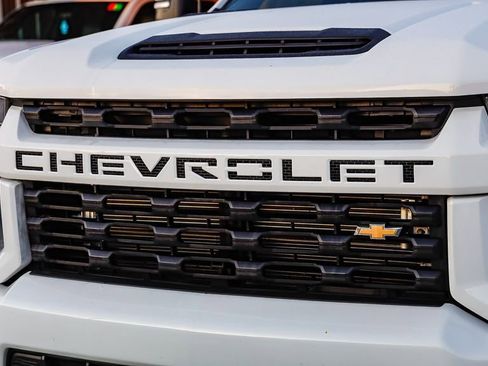 Used 2023 Chevrolet Silverado 2500 Custom w/ Custom Value Package image 6