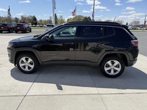 Used 2018 Jeep Compass Latitude w/ Popular Equipment Group AWD/4WD image 5