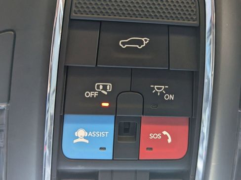 Used 2023 Jeep Grand Cherokee Altitude image 17