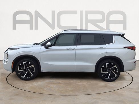 Used 2023 Mitsubishi Outlander SEL FWD image 9