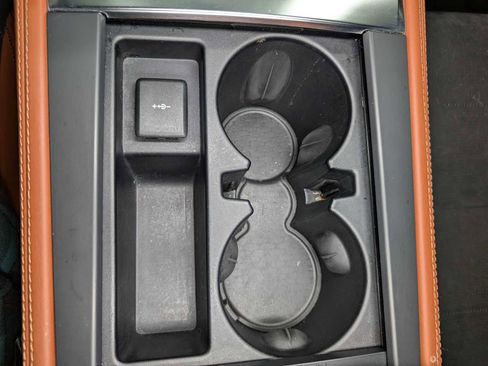 Used 2021 Jaguar F-PACE SVR image 26