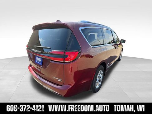 Used 2021 Chrysler Pacifica Limited w/ Premium & Safety Sphere Group AWD/4WD image 5