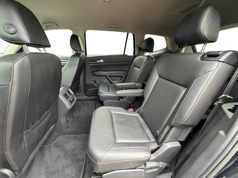 Used 2019 Volkswagen Atlas SE w/ Towing Package FWD image 11