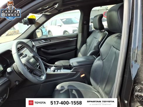 Used 2023 Jeep Grand Cherokee L Overland w/ Luxury Tech Group IV AWD/4WD image 14
