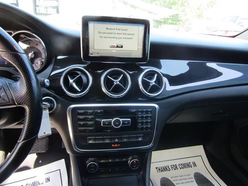 Used 2014 Mercedes-Benz CLA 250 image 13