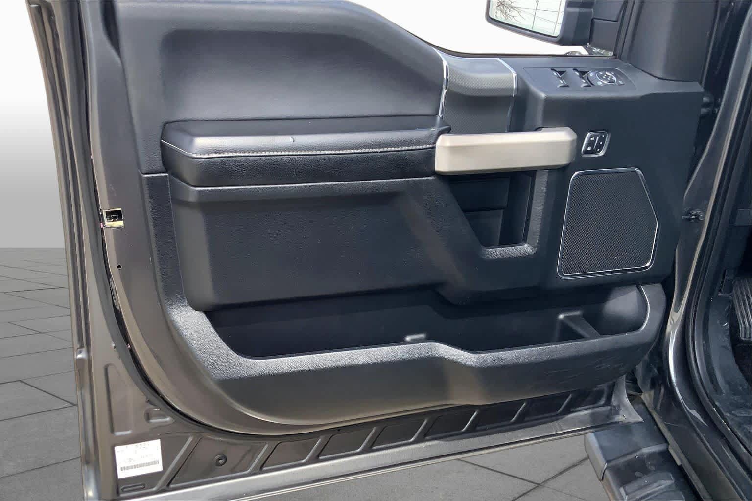 Used 2015 Ford F150 Lariat AWD/4WD image 21