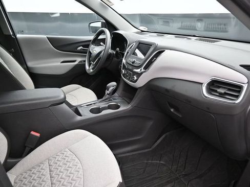 Used 2023 Chevrolet Equinox LS w/ LS Convenience Package FWD image 16