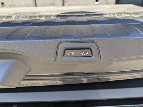 Used 2025 BMW X5 xDrive50e image 14