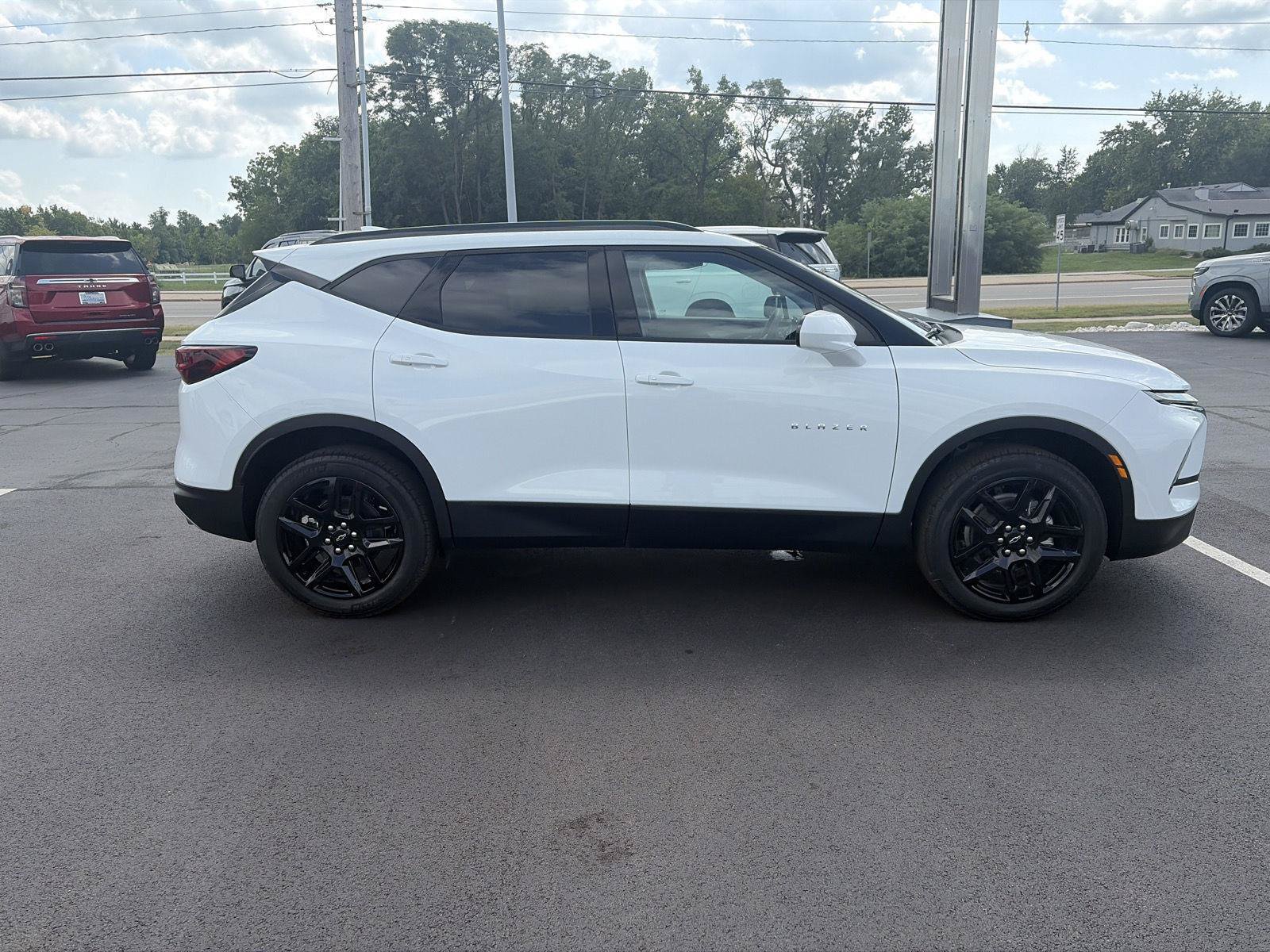 New 2026 Chevrolet Blazer LT w/ Convenience Package AWD/4WD image 2
