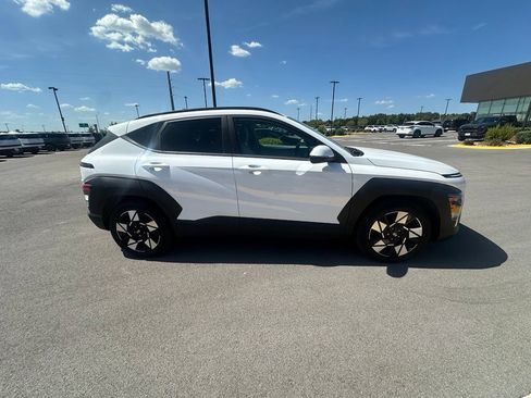 Used 2024 Hyundai Kona SEL w/ Convenience Package FWD image 3