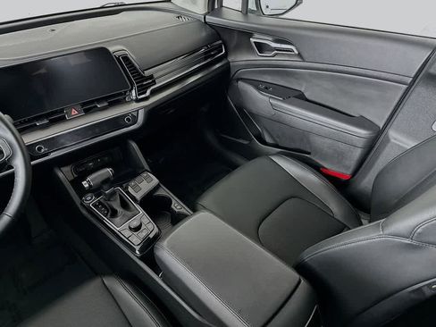 Used 2024 Kia Sportage EX FWD image 11