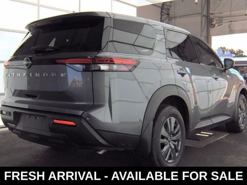 Used 2024 Nissan Pathfinder S image 4