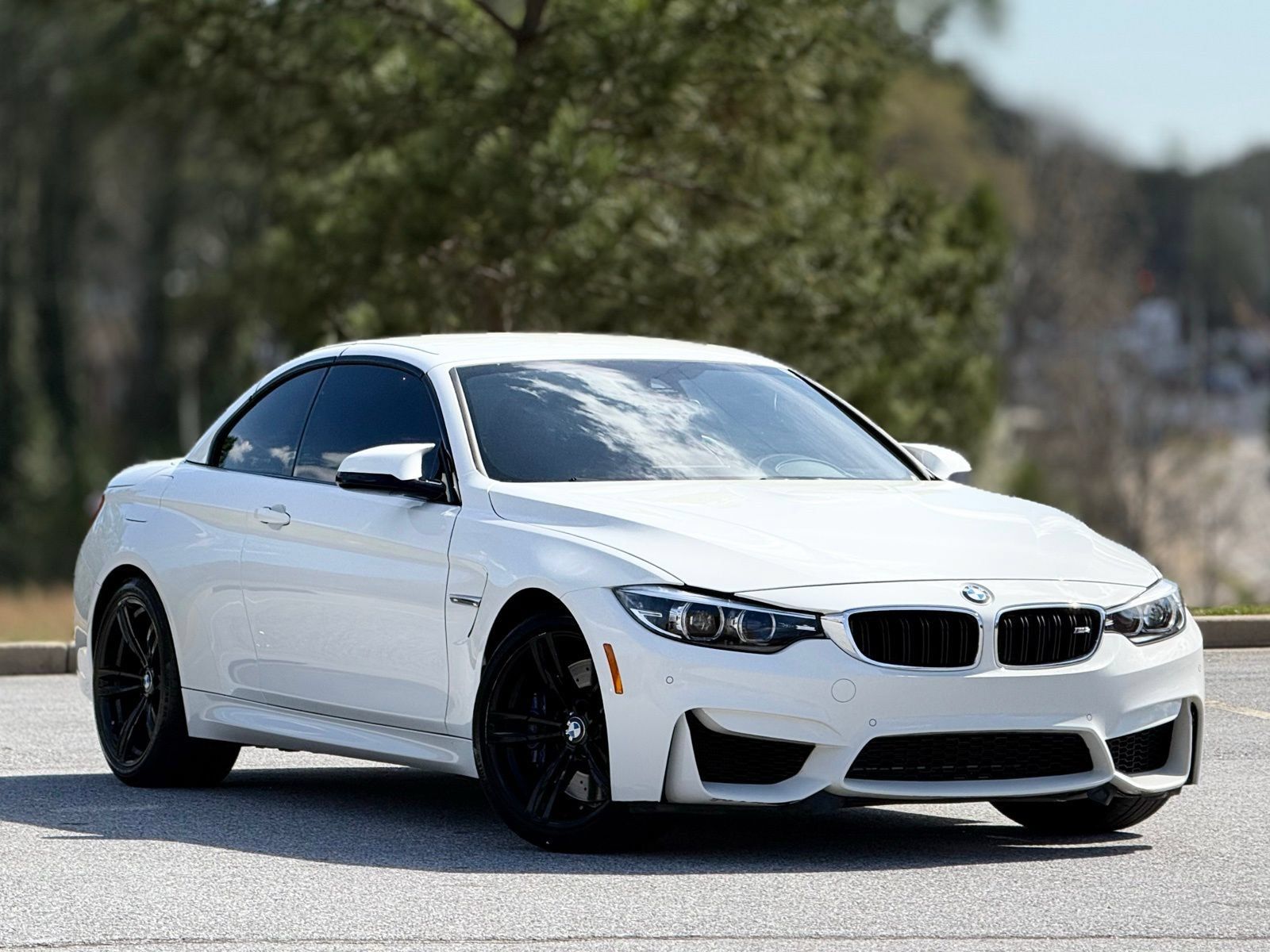 Used 2019 BMW M4 Convertible RWD image 12