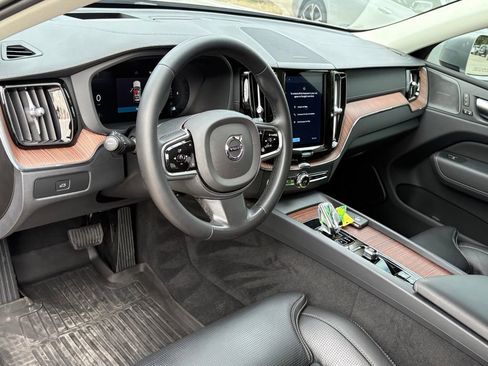 Used 2023 Volvo XC60 B5 Ultimate w/ Climate Package image 16