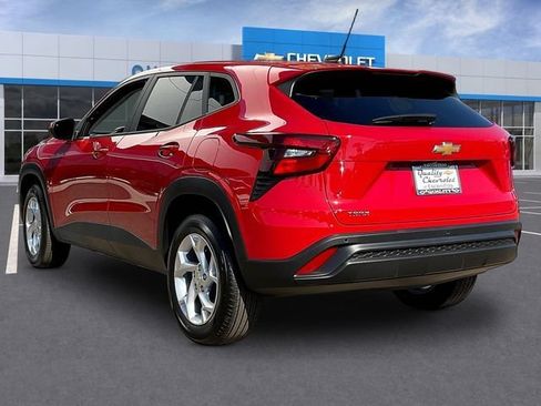 New 2026 Chevrolet Trax LS w/ LS Convenience Package FWD image 3