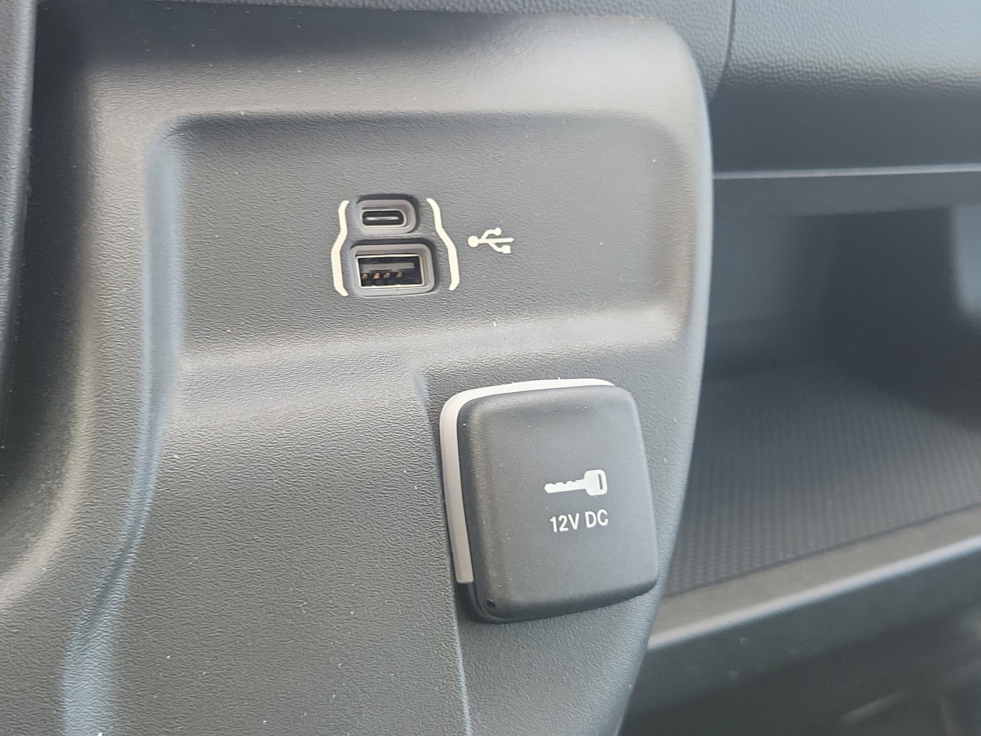 Used 2025 RAM ProMaster 2500 w/ Safety Group FWD image 18