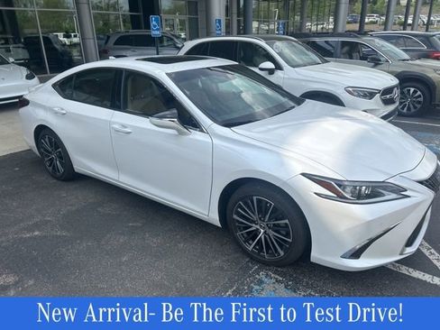 Used 2023 Lexus ES 300h w/ Premium Package FWD image 1
