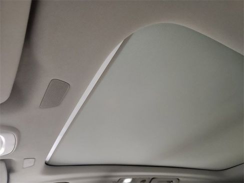 Used 2025 Volvo XC60 B5 Core image 25