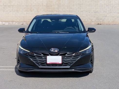 Used 2021 Hyundai Elantra SEL image 2