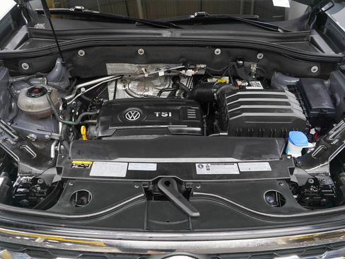 Used 2020 Volkswagen Atlas Cross Sport SEL AWD/4WD image 32
