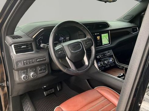Used 2024 GMC Yukon Denali Ultimate AWD/4WD image 13