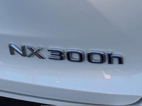 Used 2018 Lexus NX 300h AWD image 10