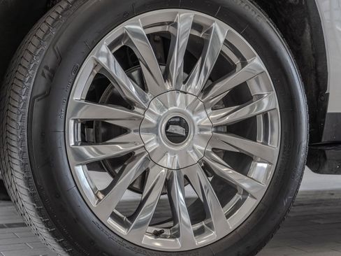 Used 2023 Cadillac Escalade Premium Luxury AWD/4WD image 31