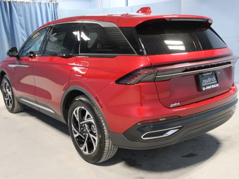 New 2026 Lincoln Nautilus Premier image 26