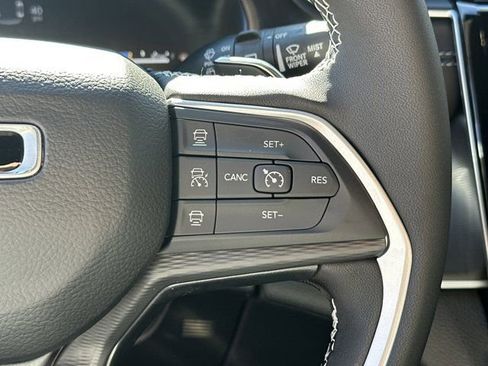 New 2025 Jeep Grand Cherokee L Altitude image 23