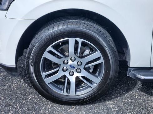Used 2023 Ford Expedition XLT RWD image 9