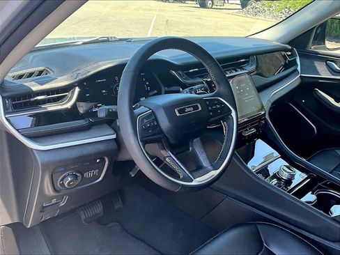 Used 2023 Jeep Grand Cherokee 4WD 4xe image 8