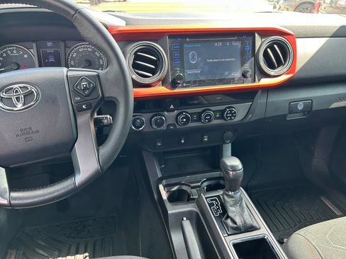 Used 2016 Toyota Tacoma TRD Sport w/ Towing Package AWD/4WD image 20