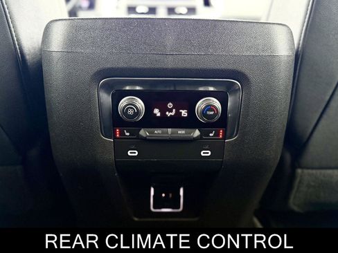 Used 2022 Chevrolet Suburban RST w/ Luxury Package image 17