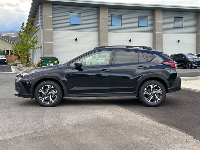 Used 2024 Subaru Crosstrek 2.0i Premium AWD/4WD image 3