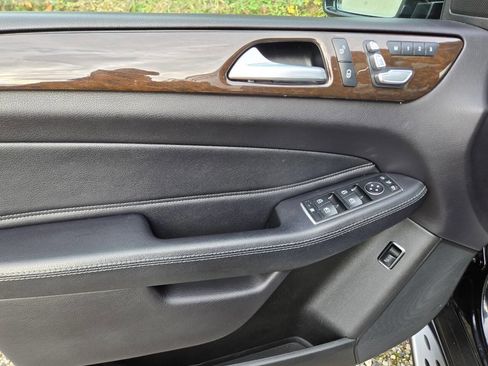 Used 2017 Mercedes-Benz GLS 450 4MATIC image 25