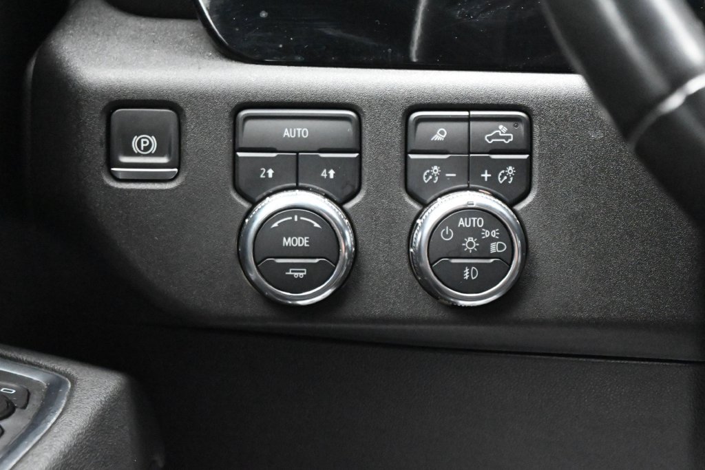 Used 2025 GMC Sierra 1500 SLT AWD/4WD image 22