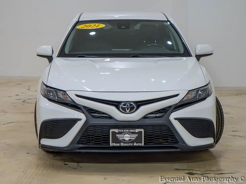 Used 2021 Toyota Camry SE FWD image 5