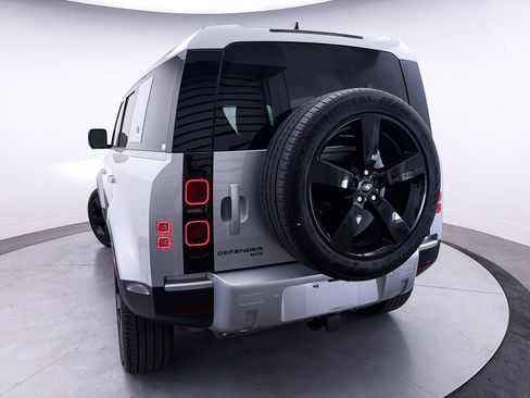 Used 2023 Land Rover Defender 110 SE AWD/4WD image 10